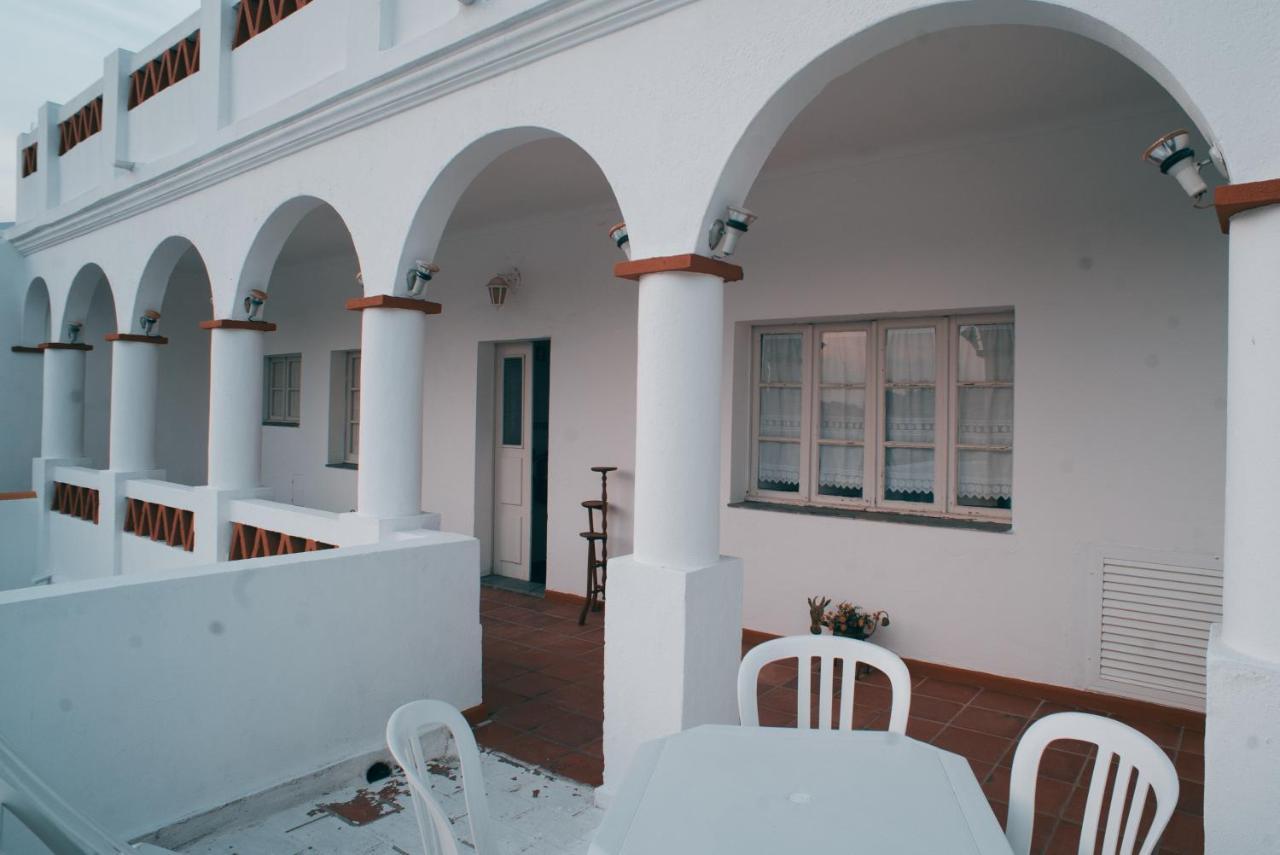Guesthouse Da Vila Mourão Екстериор снимка