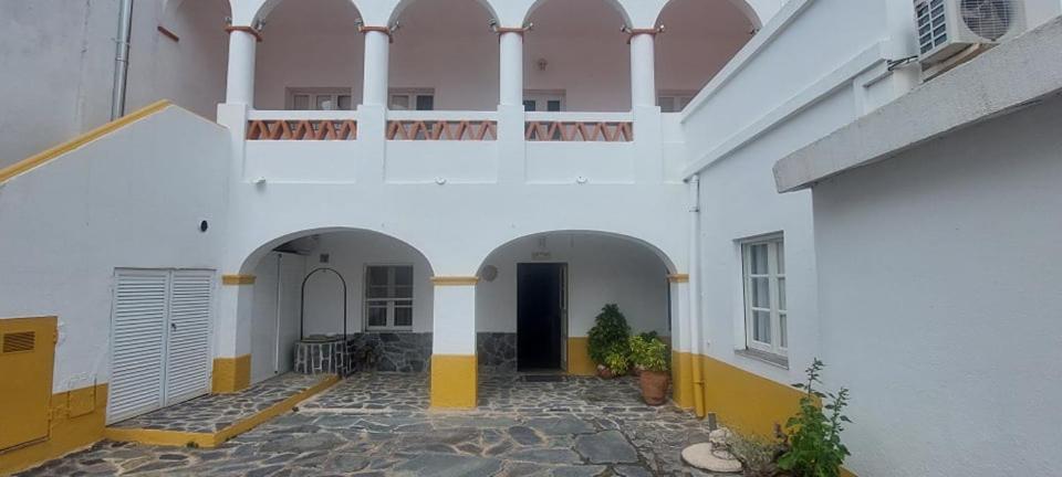 Guesthouse Da Vila Mourão Екстериор снимка
