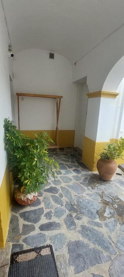 Guesthouse Da Vila Mourão Екстериор снимка